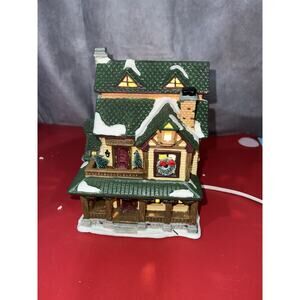 St. Nicholas Square Hubbard House 1998 Village Collection w/ Box – Works